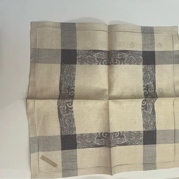 Blue and White Pure Linen Table Linens - Picture 4 of 5